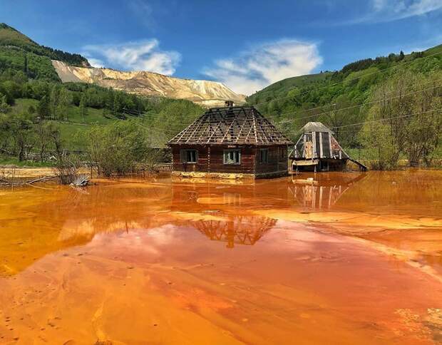 Когда-то в этом доме жили люди. /Фото: news.mail.ru Когда-то в этом доме жили люди. /Фото: news.mail.ru