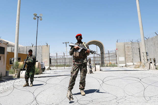 NYT: Пакистан разрушил несколько объектов на авиабазе Баграм в Афганистане