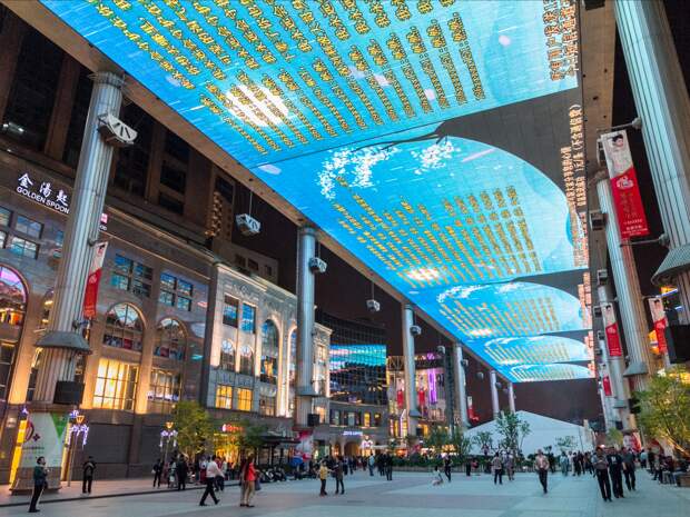 plazas-and-gourmet-restaurants-to-enjoy
