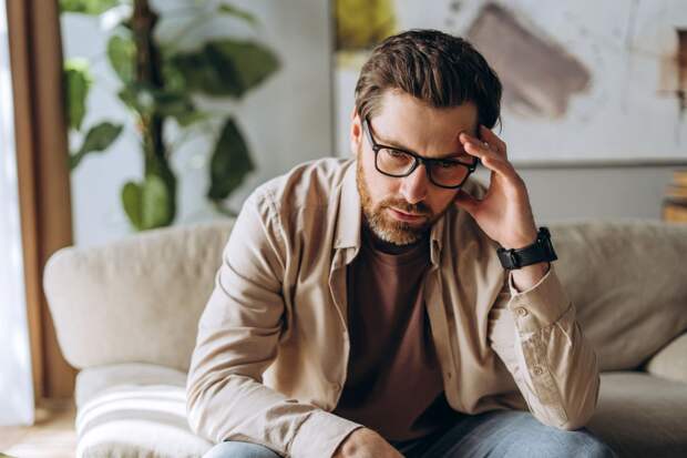 Психиатр объяснил, кому на самом деле грозит «весеннее обострение»