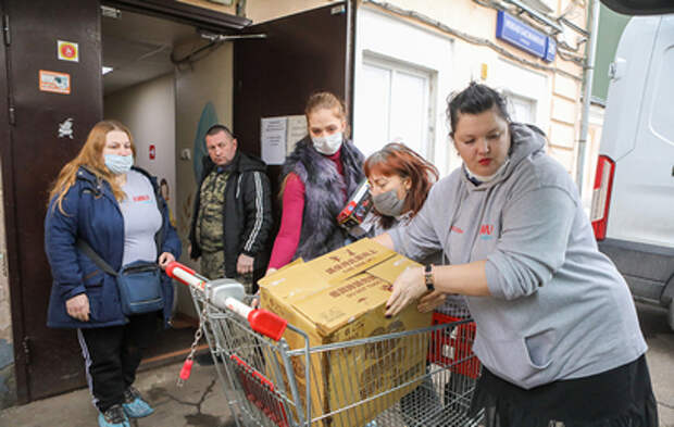 Штаб по сбору гумпомощи для жителей Донбасса посетили почти 1000 москвичей
