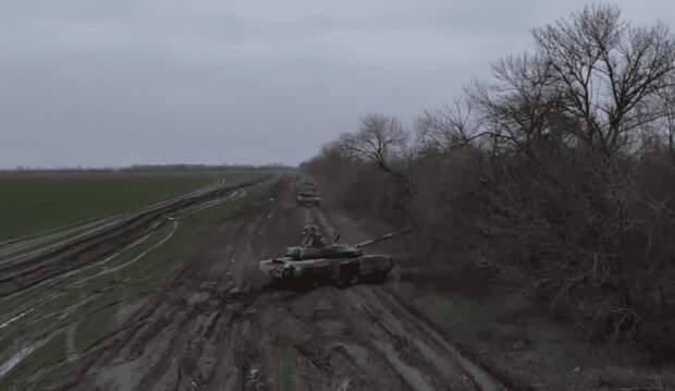 Танк Т-90А пережил попадания трех дронов ВСУ и выполнил боевую задачу