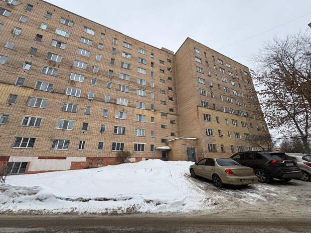 Похититель девочки в Смоленске заклеил ей рот и вынес из подъезда в сумке