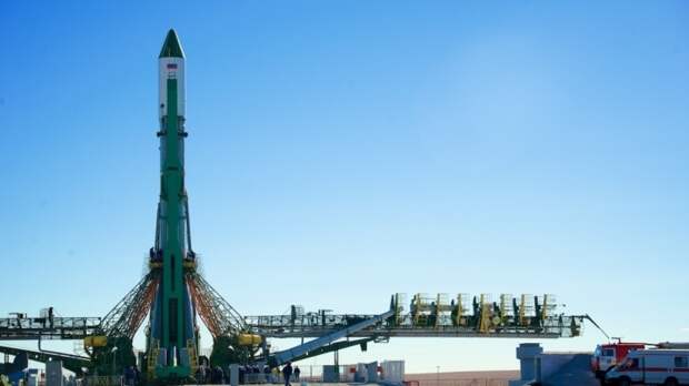 Российские космонавты полетят на МКС с картой всех космодромов планеты