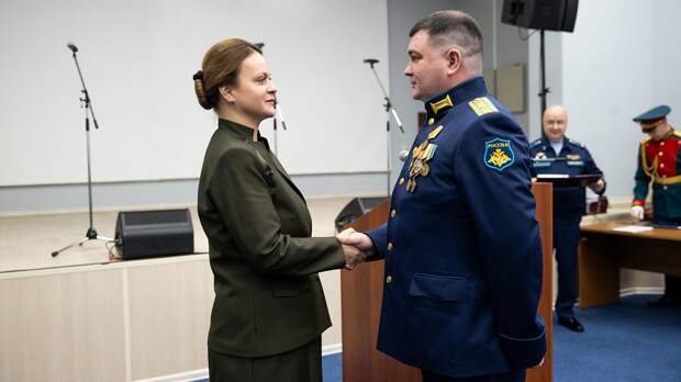 Цивилева наградила ветеранов СВО, проходящих лечение в Подмосковье