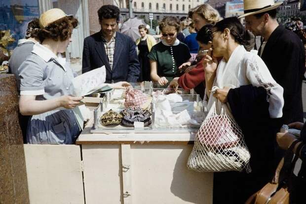 Уличная торговля в Москве 50-х москва, торговля, фото
