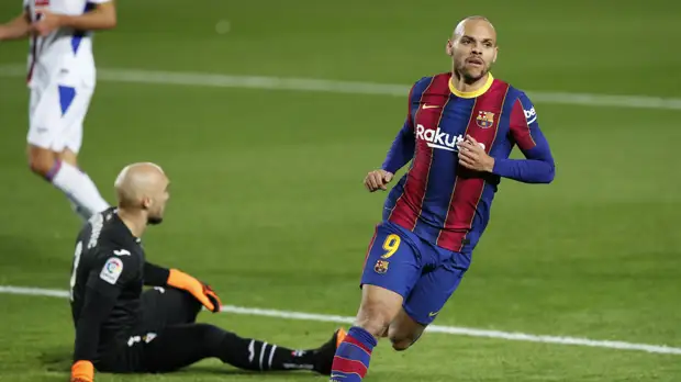 «Барселона» спаслась от поражения в домашнем матче с «Эйбаром»