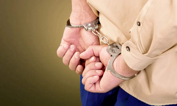 Подписи за деньги: в Петербурге арестован офицер Минобороны