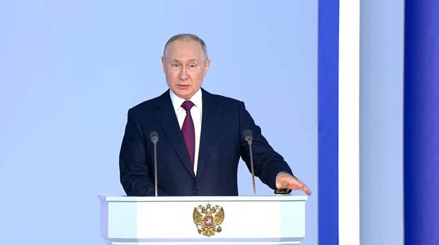Путин объехал несколько районов Мариуполя в рамках рабочего визита