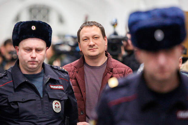 Полицейский, подставивший Ивана Голунова, пытался стать частным детективом