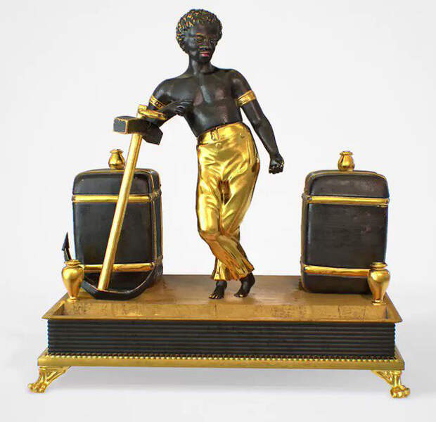Чернильница со стола Александра Сергеевича - чернокожий мальчик облокотился на золотой якорь.
