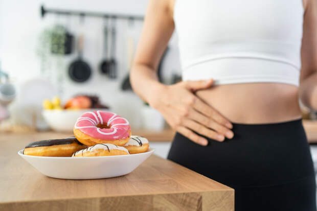 Диетолог Джутова: привычка часто есть сладкое грозит нарушениями обмена веществ