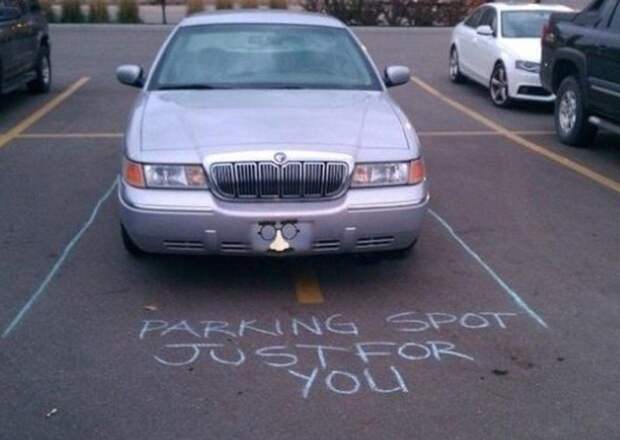 Любители парковать автомобили по-особенному парковка, парковочное место