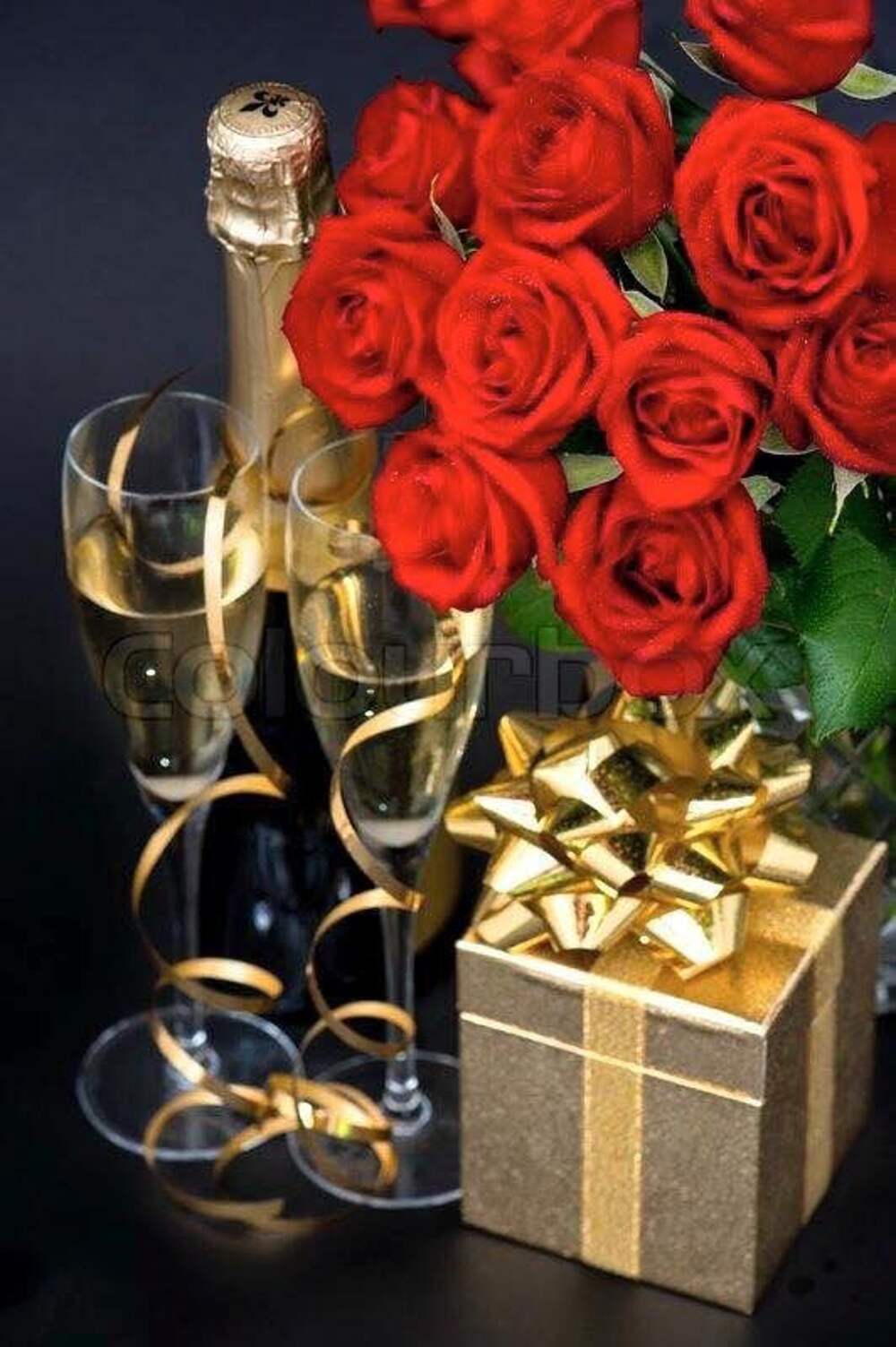 Розы и шампанское с днем рождения