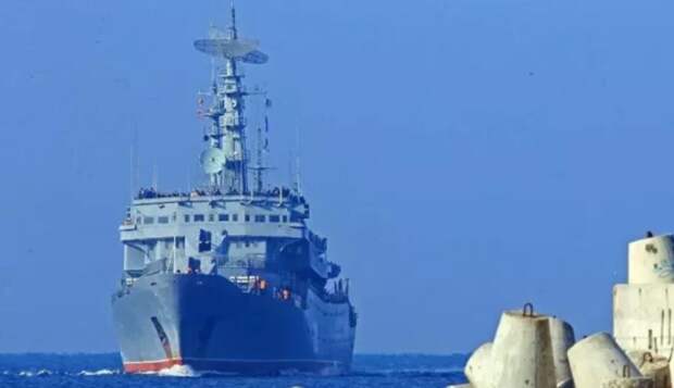 Испания струсила и не заработала, а Алжир принял. Вместо Сеуты корабли Северного флота РФ пришвартовались в африканском порту