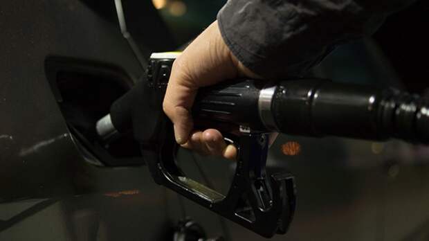 Водители подрались из-за нехватки бензина на АЗС в Великобритании