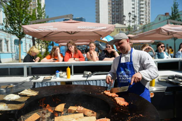 "Лето в Москве": Где можно попробовать деликатесы на рыбной неделе