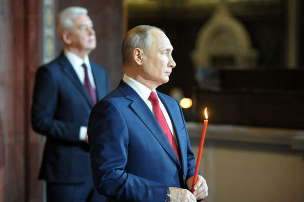 Путин отметил, что священнослужители всегда оставались с народом