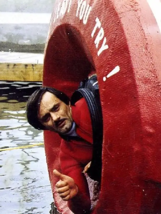 Капсула оказалась слишком опасной даже для каскадера. /Фото: decem.info