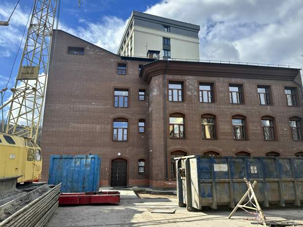 Снесенный без разрешения дом на Выборгской набережной полностью восстановили