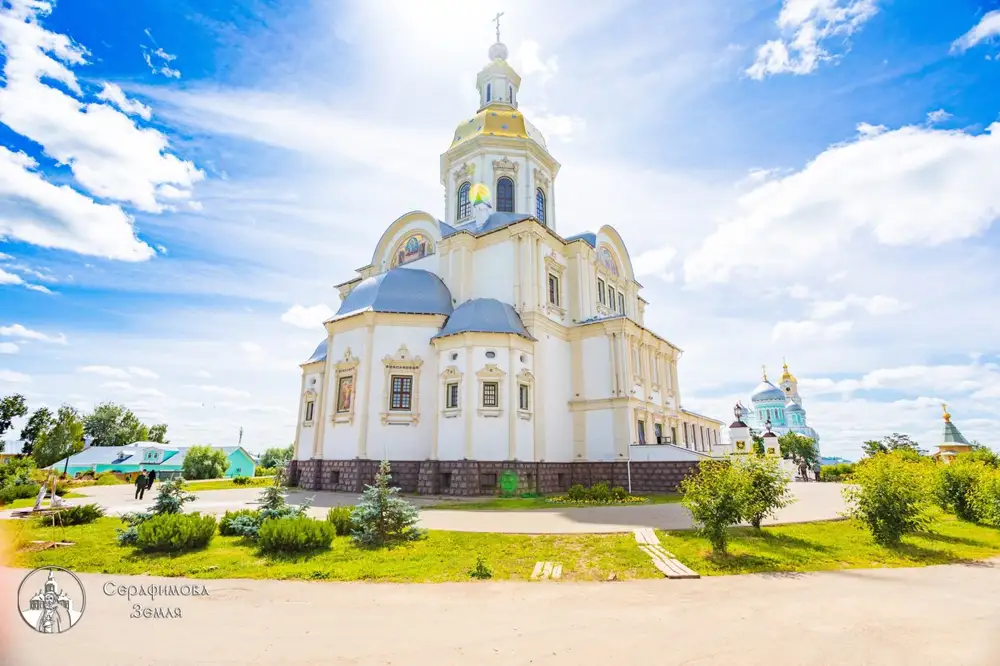 Р”РёРІРЅРѕРµ Р”РёРІРµРµРІРѕ РІ С†РІРµС‚Сѓ