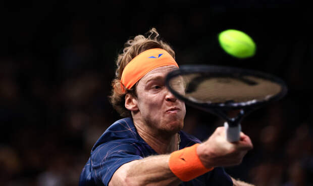 Рублев уступил Джоковичу в трехчасовом полуфинале «Мастерса» в Париже