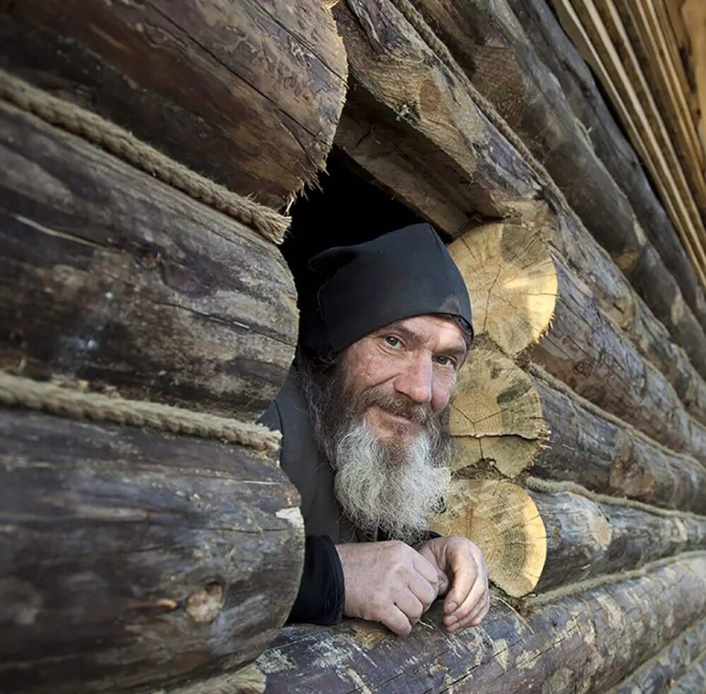 Жизнь монахов в монастыре. Монах отшельник. Монах Чернец. Инок монах.