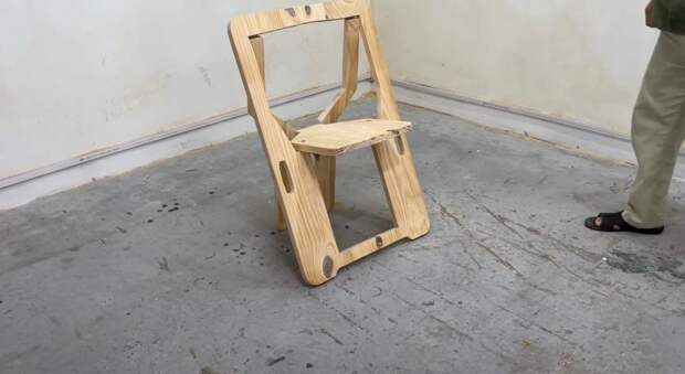 Как из обычной доски сделать классный складной стул для отдыха на природе