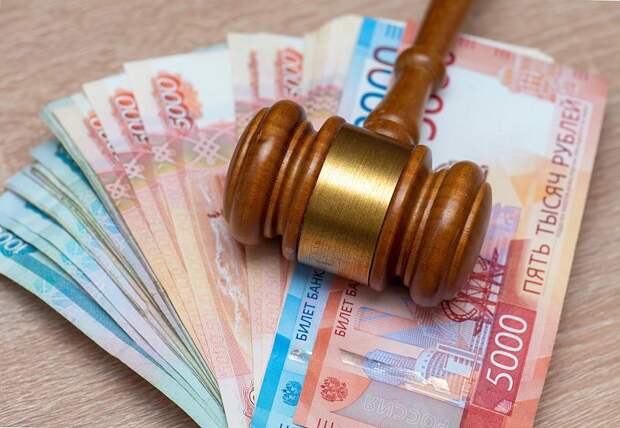 Российские чиновники нажили сотни миллионов рублей на детях-сиротах