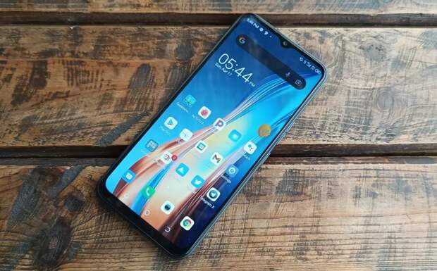 Расскажем о 2 лучших смартфонах стоимостью до 8000 рублей