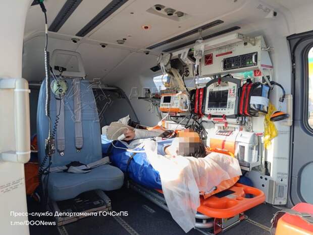 В Москве на Калужском шоссе минивэн врезался в автобус с детьми