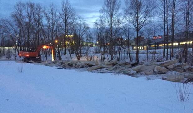 Река в центре Петрозаводска вышла из берегов