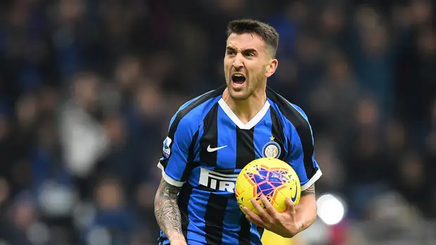 Источник: «Зенит» заинтересован в покупке футболиста «Интера» Весино