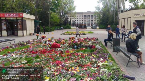 Одесситы дошли до Дома профсоюзов: оцепление снято, траур остается