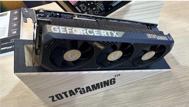 Zotac.jpg Zotac.jpg
