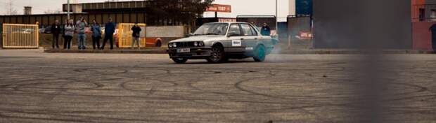 Водитель BMW устроил дрифт в Актау: суд наказал его