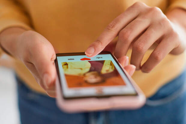 В Твери мужчина инвестировал в мошенников 6 млн рублей