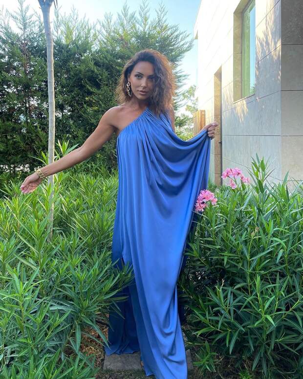 Повод для подозрений: Алсу примерила свободное платье