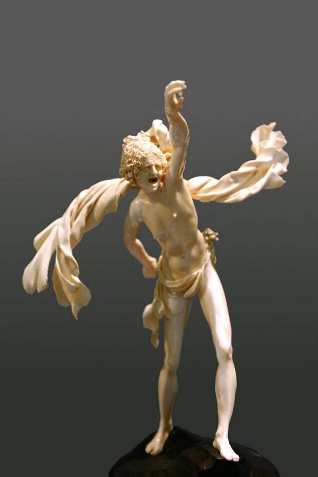 Elfenbeinstatue Elfenbeinstatue