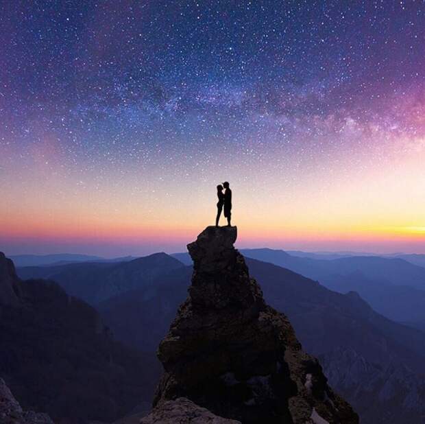 Если бы у меня была звезда за каждый момент, который был освещен тобой, то у меня была бы целая галактика. Автор: Robert Jahns.