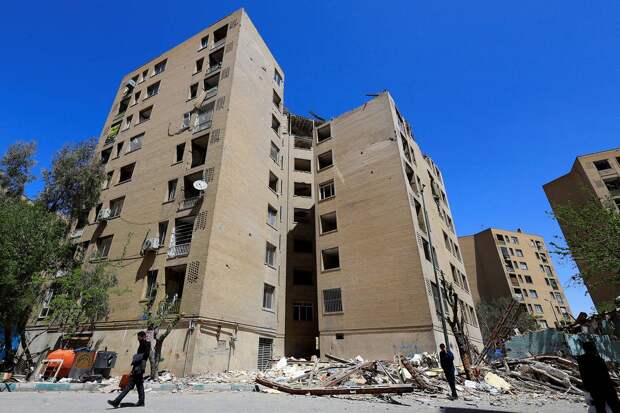 Отвод авианосцев США от Ирана объяснили