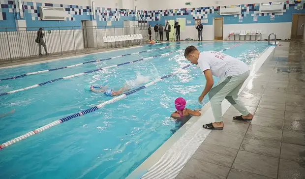 Гладков: Спортобъекты стоят пустые, а потом тратим деньги на таблетки и похороны