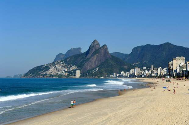 Около 200 туристов застряли на горе в Бразилии из-за полицейской операции