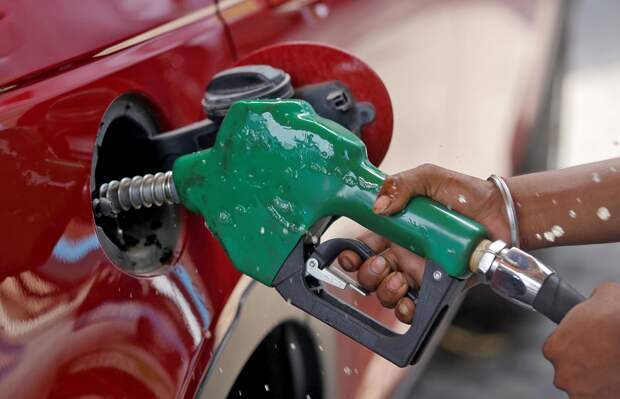 Важнейший покупатель российской нефти резко снизил ее закупки