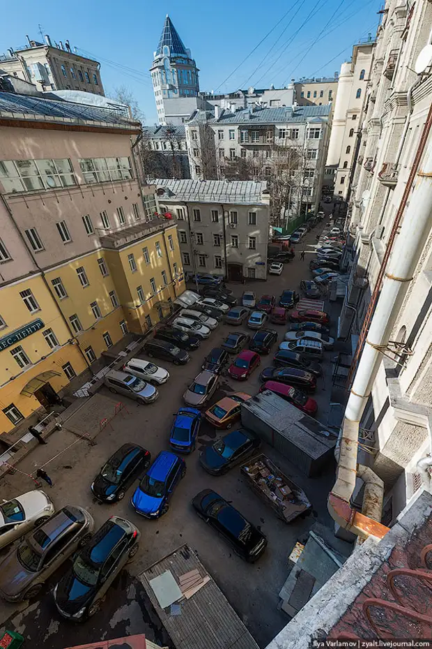 уютные дворы москвы. старые дворы москвы. московский двор. старые дворы москвы. дворы центра москвы.