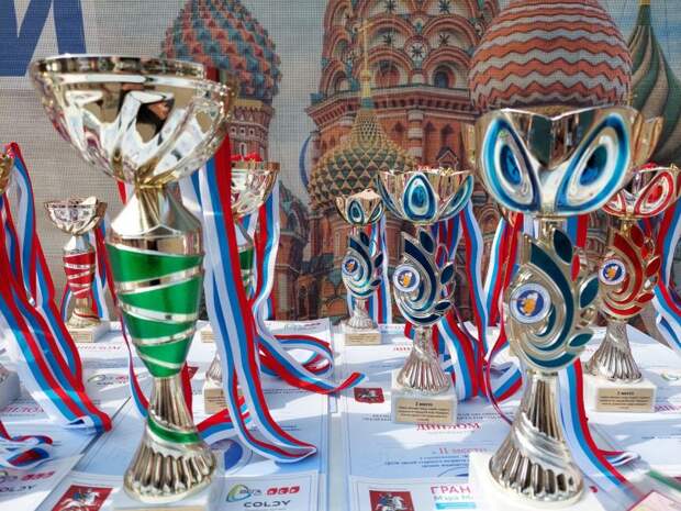 Долголеты из Левобережного завоевали призы на спортивном фестивале