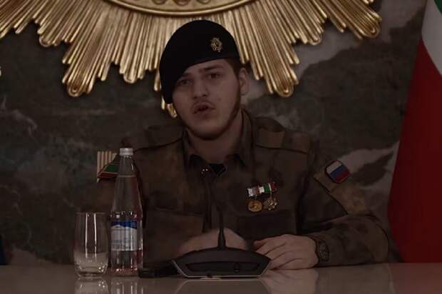 Кадыров показал видео с совещания, которое провел его 18-летний сын Адам