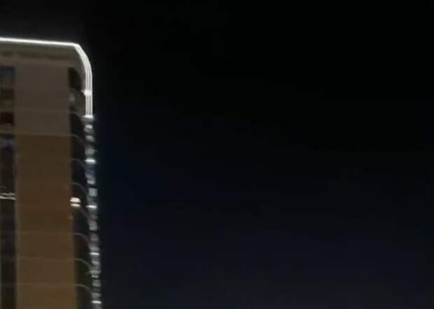 Обломки всушного БПЛА упали между многоэтажками в районе Прикубанского округа Краснодара — край атакуют почти два часа. Работает ПВО и сирена.