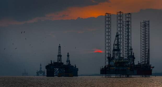 The Guardian: Британия импортирует нефтепродукты из России в обход санкций