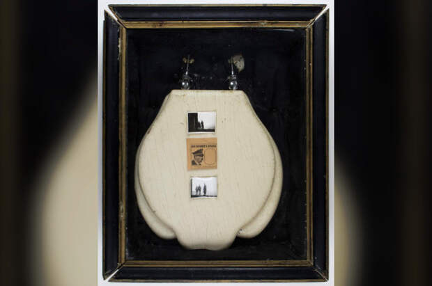 Стульчак от унитаза Гитлера выставили на аукцион за пять тысяч долларов